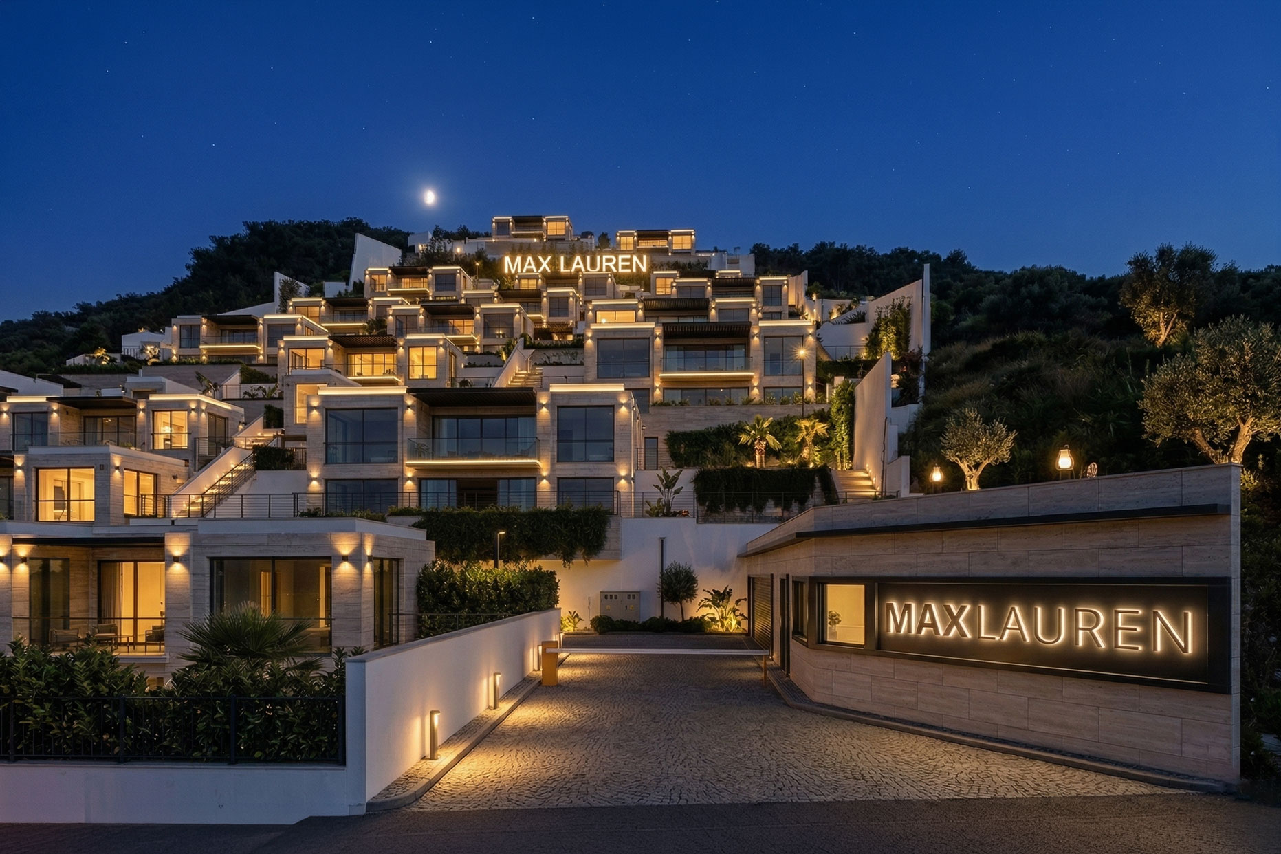 Max Lauren Yalıkavak, Bodrum’un en prestijli lokasyonlarından Yalıkavak’ta, yemyeşil bir yamaç üzerinde konumlanarak masmavi Ege manzarasını ayaklarınızın altına seriyor.